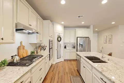 Kitchen - 2651 Glen Echo Ln, Manteca, CA 95336 photo 5 of 7