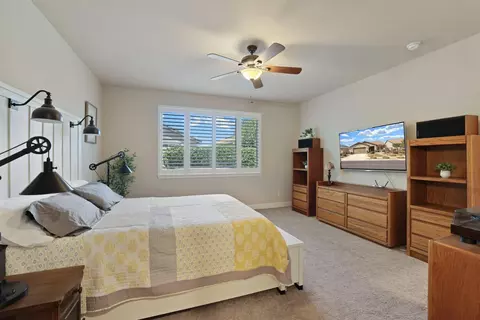 Bedroom - 2651 Glen Echo Ln, Manteca, CA 95336 photo 3 of 5