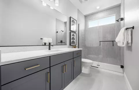 Bath - 17173 Coral Tree Ln, Lathrop, CA 95330 photo 2 of 4