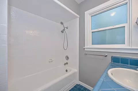 Bath - 1128 Locust Ave, Placerville, CA 95667 photo 2 of 4