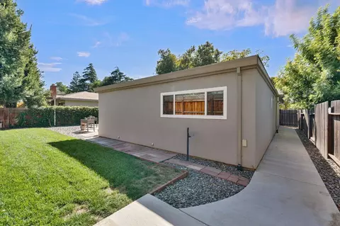 Exterior - 2510 Bueno Dr, Davis, CA 95616 photo 6 of 8