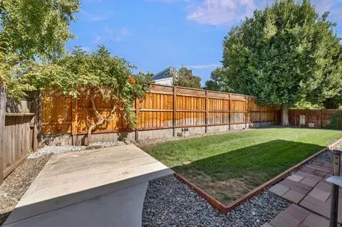 Exterior - 2510 Bueno Dr, Davis, CA 95616 photo 5 of 8