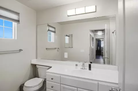 Bath - 4185 Pathway Ln, Turlock, CA 95382 photo 2 of 3