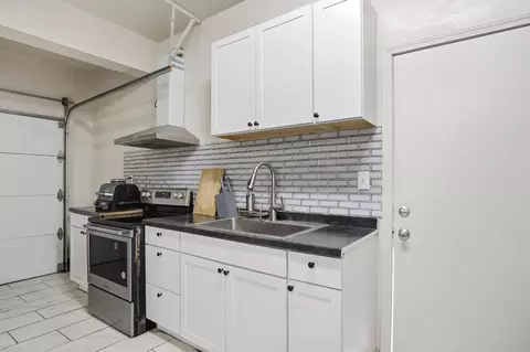 Kitchen - 4185 Pathway Ln, Turlock, CA 95382 photo 4 of 4