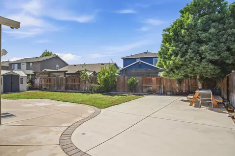 Exterior - 4185 Pathway Ln, Turlock, CA 95382 photo 5 of 9