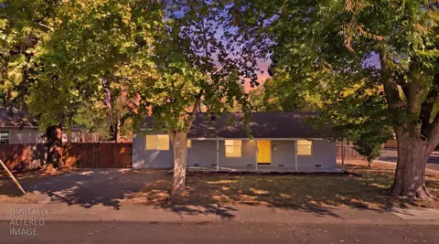 5481 13th Ave, Sacramento, CA 95820