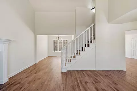 Living - 2025 Hearthstone Ln, Modesto, CA 95355 photo 2 of 6