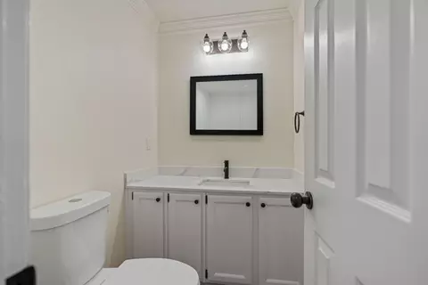 Bath - 2025 Hearthstone Ln, Modesto, CA 95355 photo 1 of 3
