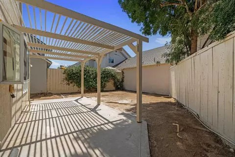 Exterior - 2025 Hearthstone Ln, Modesto, CA 95355 photo 4 of 9