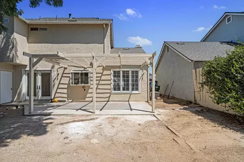 Exterior - 2025 Hearthstone Ln, Modesto, CA 95355 photo 6 of 9