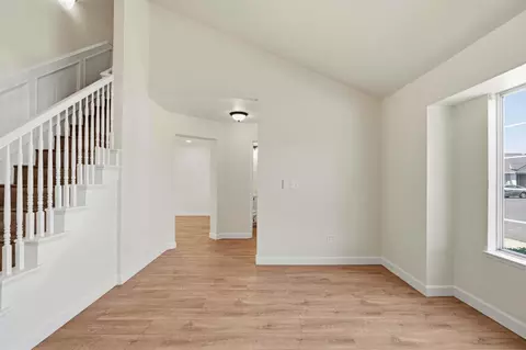 Living - 2025 Hearthstone Ln, Modesto, CA 95355 photo 3 of 6
