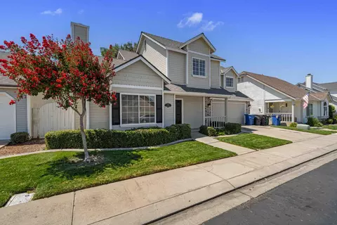 Exterior - 2025 Hearthstone Ln, Modesto, CA 95355 photo 2 of 9