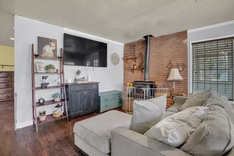 Living - 30000 E Kasson 4d15 Oak Ln Rd, Tracy, CA 95304 photo 2 of 3