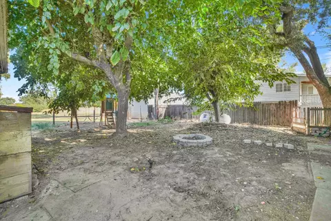 Exterior - 30000 E Kasson 4d15 Oak Ln Rd, Tracy, CA 95304 photo 4 of 10