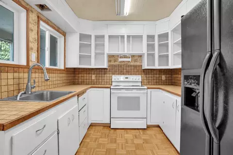 Kitchen - 30000 E Kasson 4d15 Oak Ln Rd, Tracy, CA 95304 photo 1 of 3
