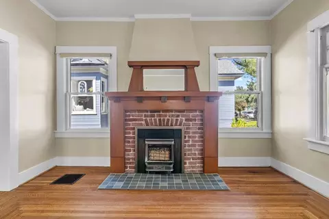 Living - 119 Park Ave, Modesto, CA 95354 photo 5 of 5
