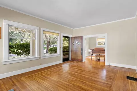 Living - 119 Park Ave, Modesto, CA 95354 photo 3 of 5