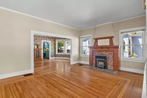 Living - 119 Park Ave, Modesto, CA 95354 photo 1 of 5