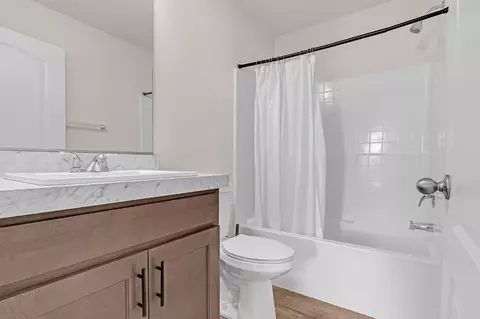 Bath - 993 Kaizen Way, Olivehurst, CA 95961 photo 1 of 2
