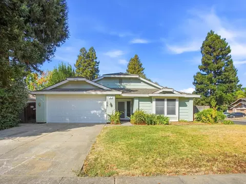 9 Rollingbrook Cir, Sacramento, CA 95833