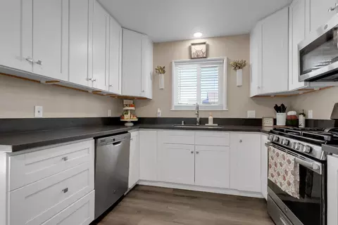 Kitchen - 3301 Don Pedro Rd, Ceres, CA 95307 photo 2 of 3