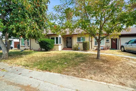 3216 Palmer St, Sacramento, CA 95815