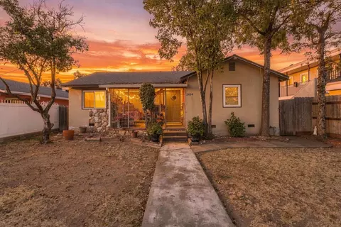 2454 Empress St, Sacramento, CA 95815