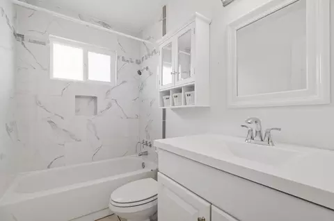 Bath - 10073 N St, Live Oak, CA 95953 photo 1 of 3