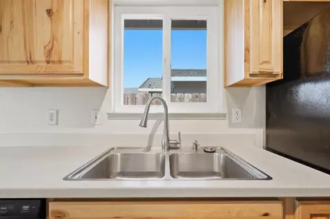 Kitchen - 10073 N St, Live Oak, CA 95953 photo 3 of 4