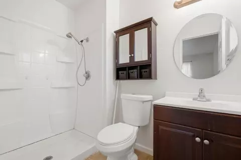 Bath - 10073 N St, Live Oak, CA 95953 photo 3 of 3