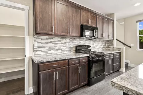 Kitchen - 1329 Darrow Dr, Lathrop, CA 95330 photo 2 of 5