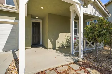 Exterior - 1329 Darrow Dr, Lathrop, CA 95330 photo 2 of 11