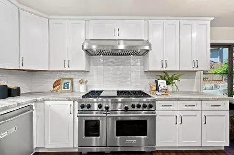 Kitchen - 120 Pradera Ct, Folsom, CA 95630 photo 5 of 6