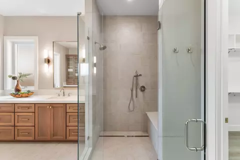 Bath - 5597 Thomson Loop, Davis, CA 95616 photo 3 of 5