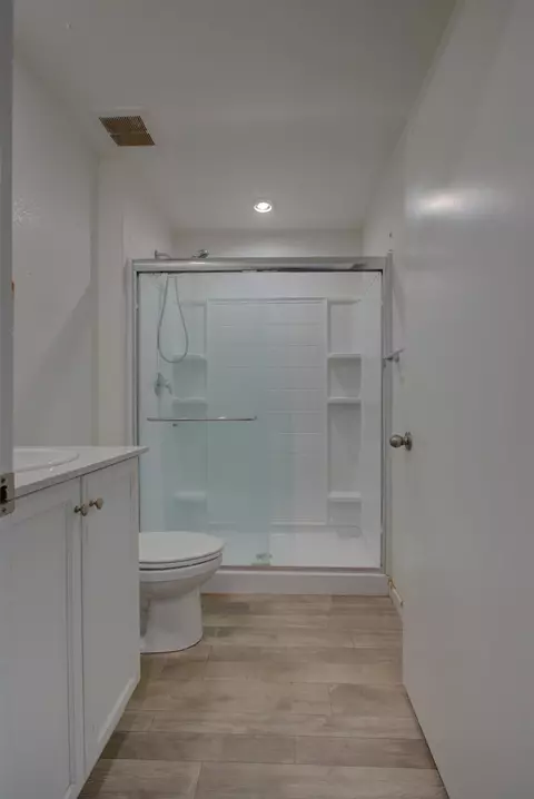 Bath - 2220 Blossom Ranch Rd, Patterson, CA 95363 photo 2 of 2