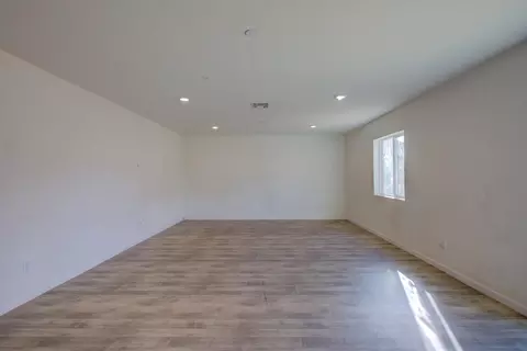 Living - 2220 Blossom Ranch Rd, Patterson, CA 95363 photo 4 of 5