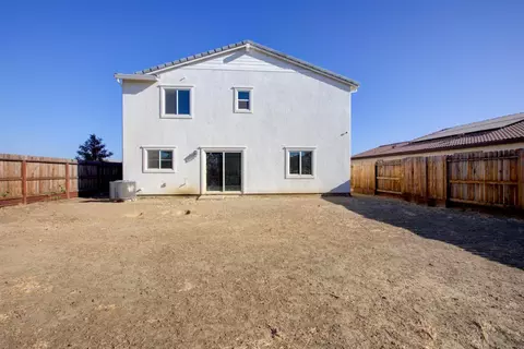 Exterior - 2220 Blossom Ranch Rd, Patterson, CA 95363 photo 3 of 5