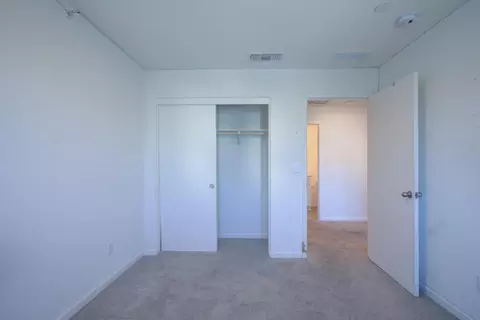 Bedroom - 2220 Blossom Ranch Rd, Patterson, CA 95363 photo 7 of 10