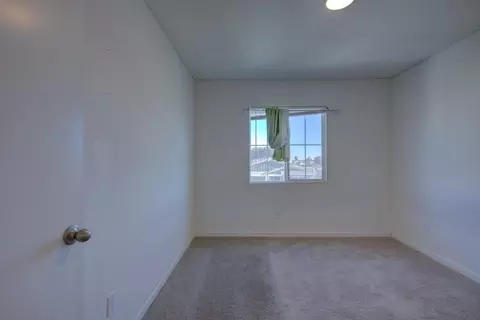 Bedroom - 2220 Blossom Ranch Rd, Patterson, CA 95363 photo 8 of 10