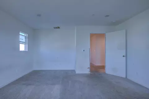 Bedroom - 2220 Blossom Ranch Rd, Patterson, CA 95363 photo 3 of 10