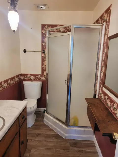 Bath - 1310 Crescent Dr, Modesto, CA 95350 photo 1 of 2