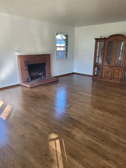 Living - 1310 Crescent Dr, Modesto, CA 95350 photo 1 of 5