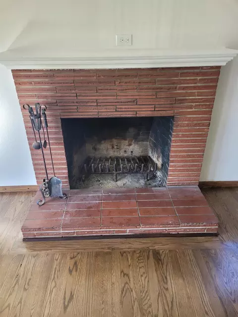 Living - 1310 Crescent Dr, Modesto, CA 95350 photo 2 of 5