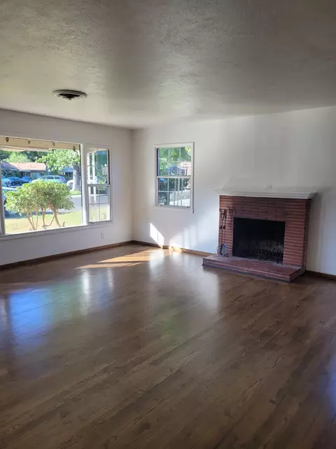 Living - 1310 Crescent Dr, Modesto, CA 95350 photo 5 of 5
