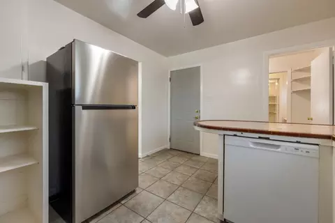 Kitchen - 418 Lupton St, Manteca, CA 95337 photo 4 of 4