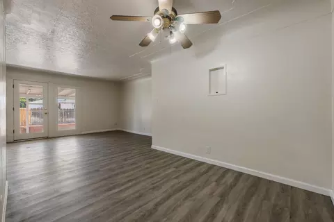 Living - 418 Lupton St, Manteca, CA 95337 photo 5 of 7