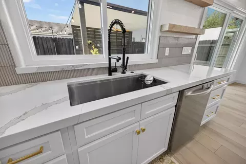 Kitchen - 1733 Ray Wise Ln, Tracy, CA 95376 photo 4 of 5