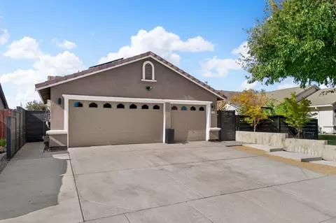 Exterior - 1733 Ray Wise Ln, Tracy, CA 95376 photo 2 of 15