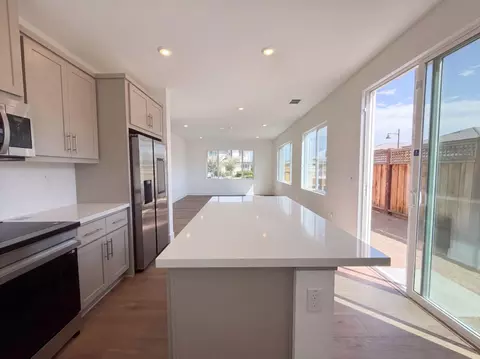 Kitchen - 16213 Sculptor Ave, Lathrop, CA 95330 photo 2 of 3