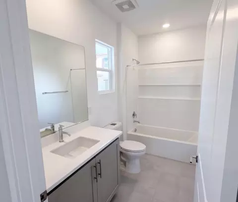 Bath - 16213 Sculptor Ave, Lathrop, CA 95330 photo 1 of 4